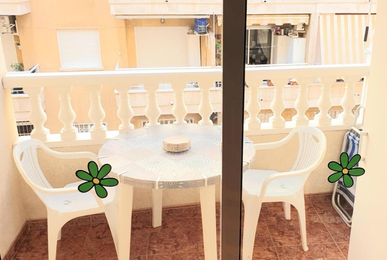 Apartamento Los Gases ตอร์เรเวียคา ภายนอก รูปภาพ